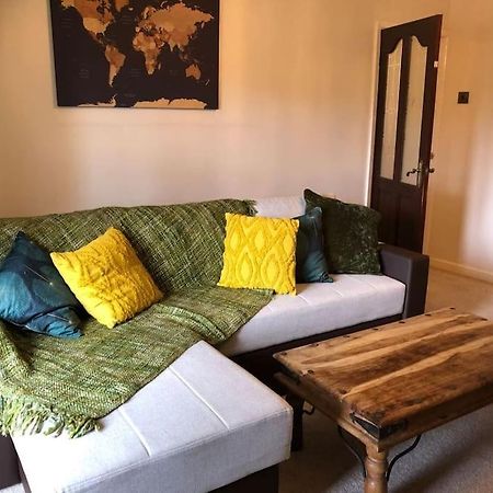 Lovely One-Bed Condo With Free Parking On Premises ซันเดอร์แลนด์ ภายนอก รูปภาพ