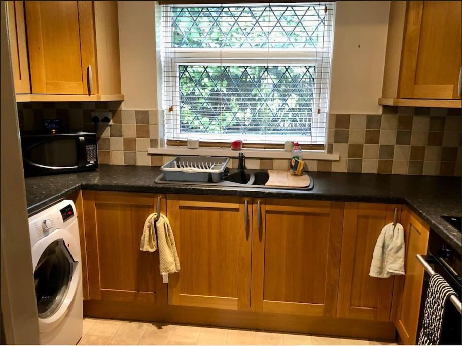 Lovely One-Bed Condo With Free Parking On Premises ซันเดอร์แลนด์ ภายนอก รูปภาพ